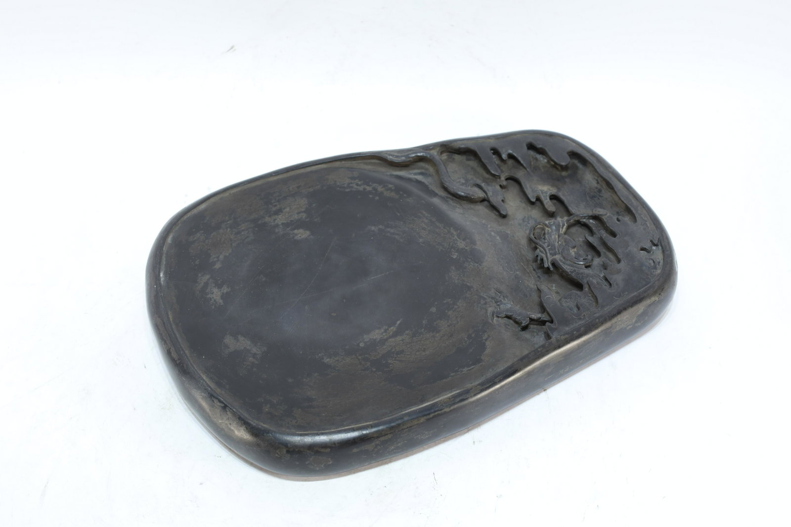 A superb cloud dragon pattern Duan inkstone: A superb cloud dragon and poem inscribed Duan inkstone, an art piece marked by scholar Ma Shijun in Chinese Qing Dynasty. Size: 18.5cmx21cmx3cm