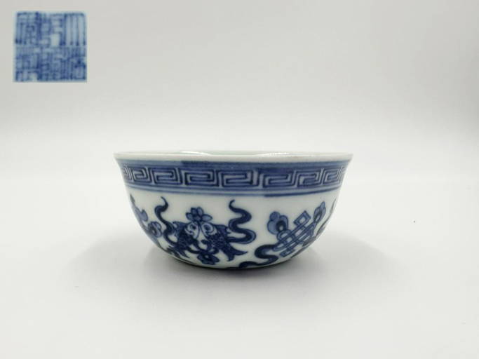 Qianlong Mark Blue&white Glaze Fish Pattern Bowl