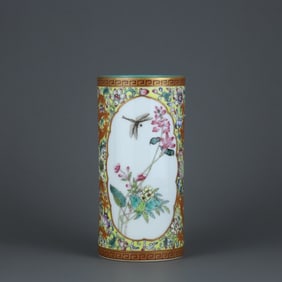 Yellow ground enamel painted window flower pattern pen holder