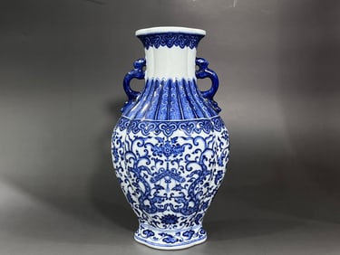 BLUE&WHITE GLAZE CARVED DRAGON PATTERN VASE