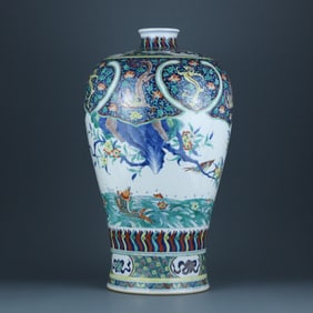 DOUCAI GLAZE DRAGON PATTERN VASE