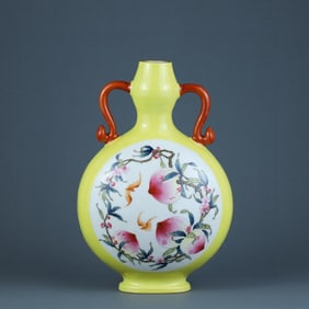 FAMILLE ROSE GLAZE CARVED FLORAL PATTERN VASE