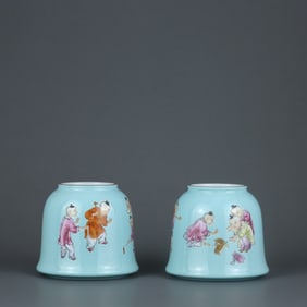 FAMILLE ROSE GLAZE CARVED FLORAL PATTERN VASE