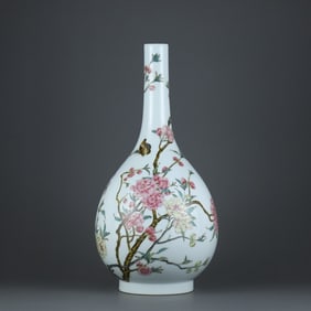 FAMILLE ROSE GLAZE CARVED FLORAL PATTERN VASE