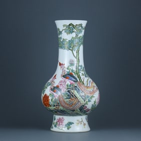 FAMILLE ROSE GLAZE CARVED FLORAL PATTERN VASE