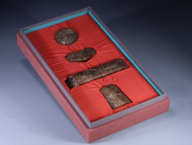 HETIAN JADE CARVED PENDANT