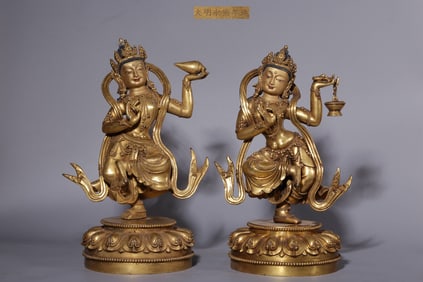 GILT BRONZE CAST BUDDHA STATUE