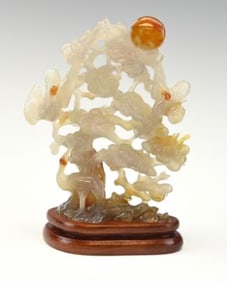 AGATE CARVED CRANE PATTERN PENDANT