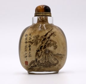 GLASS CARVED FIGURE STORY PATTERN SNUFF BOTTLE