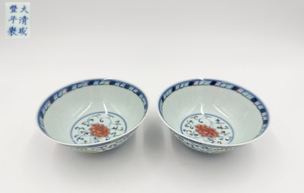 PAIR OF XIANFENG MARK DOUCAI GLAZE FLOWER PATTERN BOWLS