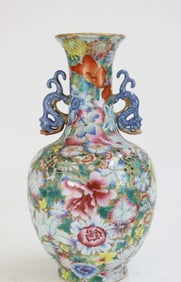 QIANLONG MARK FAMILLE ROSE GLAZE FLOWER PATTERN VASE