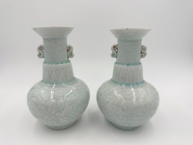 PAIR OF HUTIAN WARE WHITE GLAZE DOUBLE EAR VASE