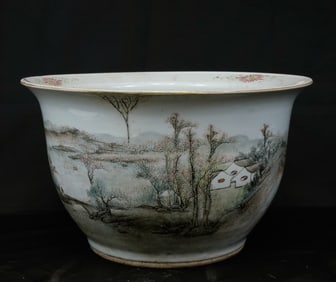 FAMILLE ROSE FLORAL JAR