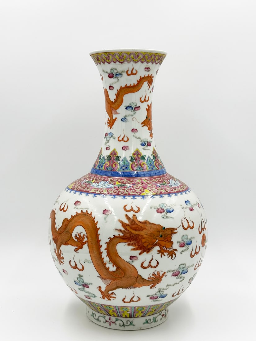 GUANGXU PERIOD FAMILLE ROSE GLAZE DRAGON&PHOENIX VASE (1 of 7)