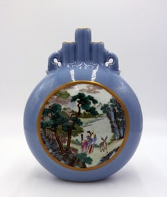 QIANLONG MARK FAMILLE ROSE GLAZE CARVED VASE