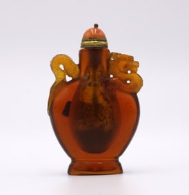 GLASS CARVED DRAGON PATTERN SNUFF BOTTLE