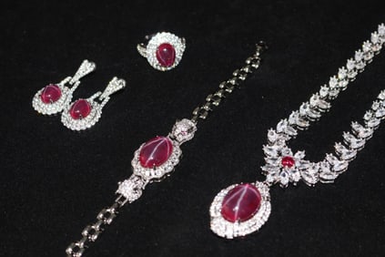 A set of six-pointed star rubies