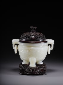 Hetian jade bat pattern movable ring ear tripod furnace