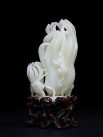 A Hetian jade Buddha hand ornament