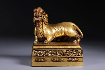 Gilded copper seal with the auspicious beast of heaven