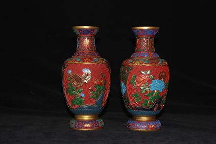 Lacquer-painted vase