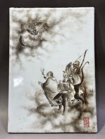 Ink-colored Arhat porcelain plate that subdues dragons and tigers