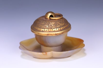 AGATE CUP WITH GILT BRONZE COVER