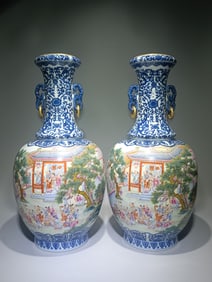 QIANLONG MARK A PAIR BLUE&WHITE &FAMILLE ROSE GLAZE VASE