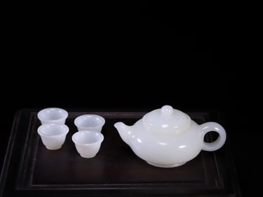 A SET OF HETIAN JADE TEAPOTS