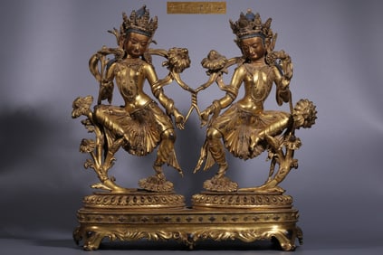 YONGLE MARK GILT BRONZE A PAIR OF GUANYIN BUDDHA