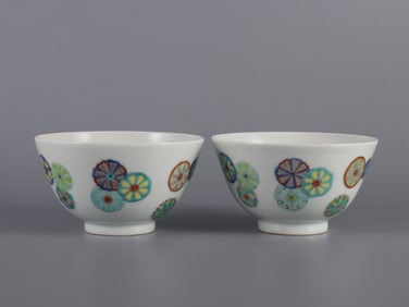 A PAIR YONGZHENG MARK DOUCAI GLAZE BOWLS