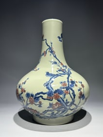 GUANGXU MARK BEAN GREEN WITH BLUE&WHITE GLAZE VASE