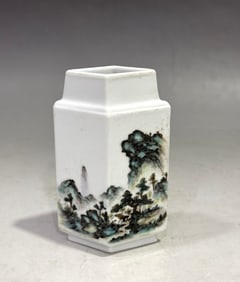 WANG XIAOTING MARK FAMILLE ROSE GLAZE VASE