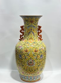QIANLONG MARK YELLOW GLAZE FLOWER PATTERN VASE