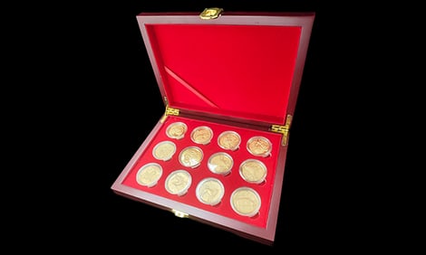A SET OF TWELVE ZODIAC COMMEMORATIVE COINS
