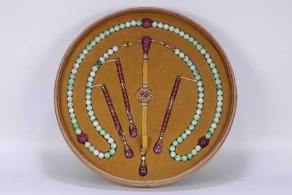 JADEITE CARVED NECKLACE