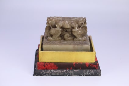 QIANLONG MARK SHOUSHANG STONE SEAL
