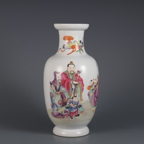 QIANLONG MARK FAMILLE ROSE GLAZE AUSPICIOUS VASE