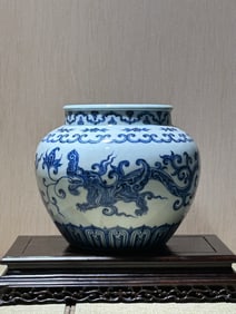 XUANDE MARK BLUE&WHITE GLAZE DRAGON JAR