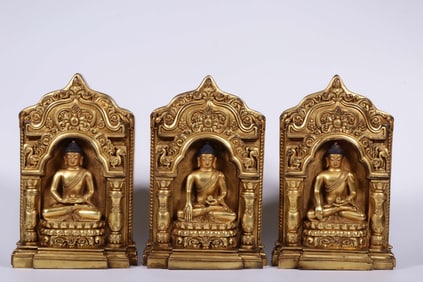 A SET GILT BRONZE BUDDHA STATUE