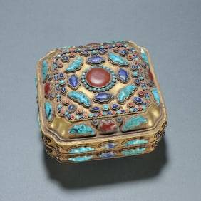 GILT SILVER INLAY GEM BOX