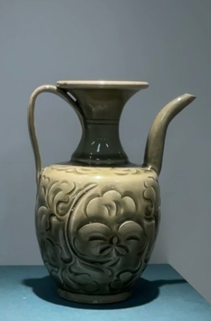 Northern Song (11th C) Yaozhou Kiln Carved Ewer (1 of 16)