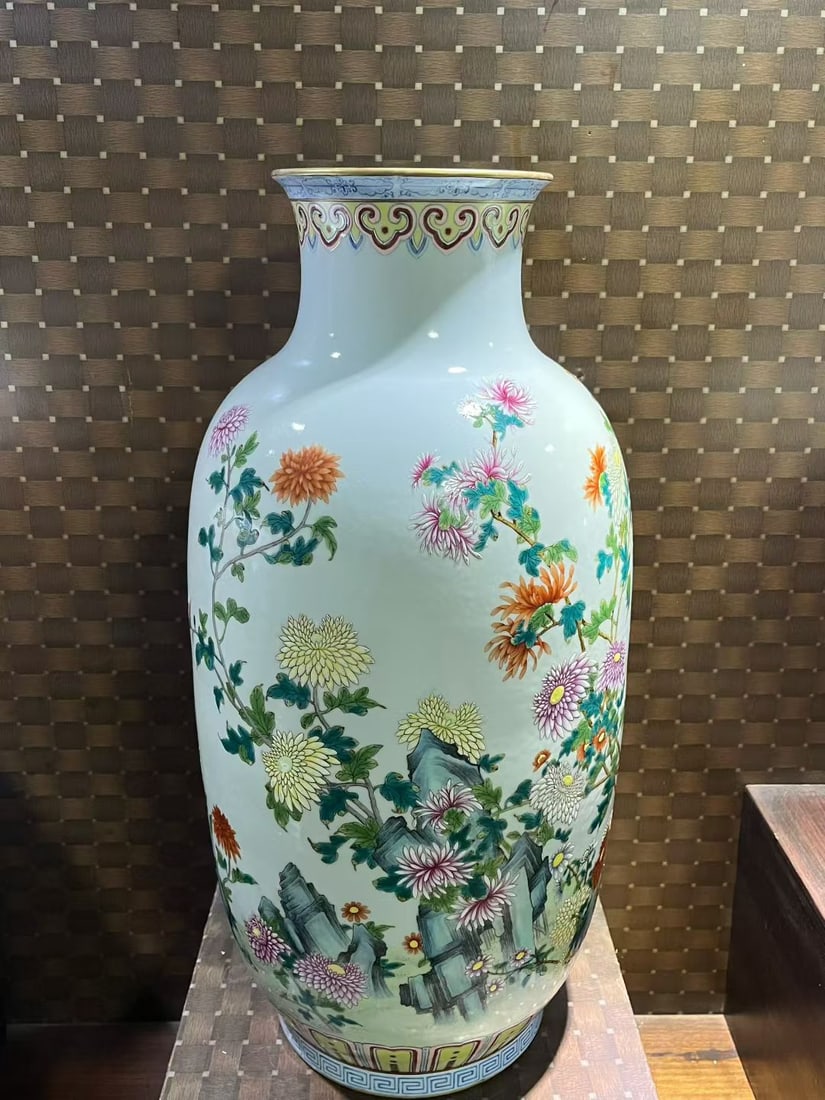 Qianlong 18th C Famille Rose Chrysanthemum Lantern Vase (1 of 17)