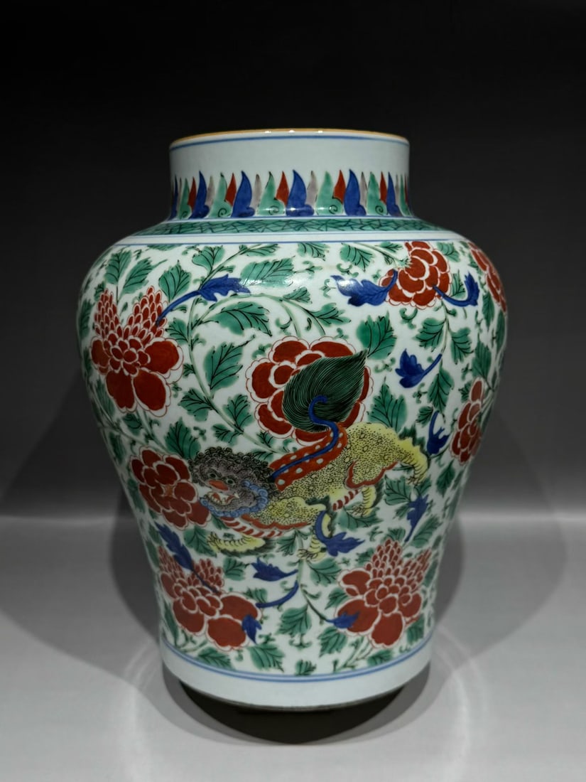 Qing Kangxi (17th C) Wucai ‘Qilin’ Jar (1 of 17)