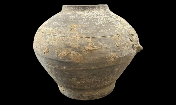 Han Dynasty Pottery Jar with Animal Handles: Mouth Diameter 11 cm / Height 22 cm