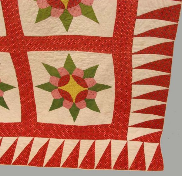 PIECED QUILT. - 3