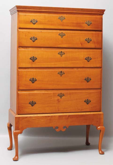 QUEEN ANNE CHEST-ON-FRAME. New England, ca. 1780.