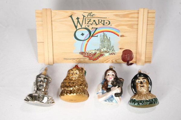 TWO POLONAISSE ORNAMENT SETS. Collector sets in w - 4