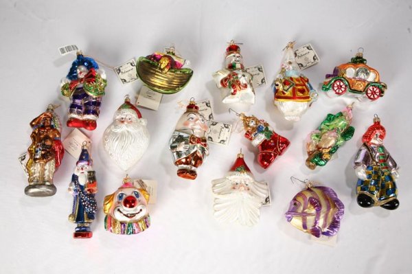 FIFTEEN POLONAISE ORNAMENTS. Three clowns, Queen'