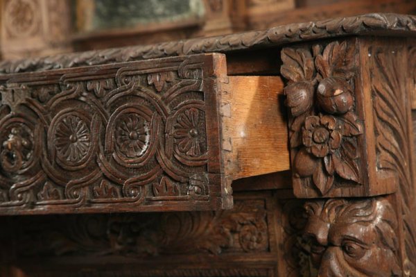VICTORIAN OAK SIDEBOARD. - 2